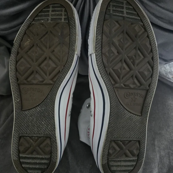 Converse White and Red High-Tops - Picture 2 of 4